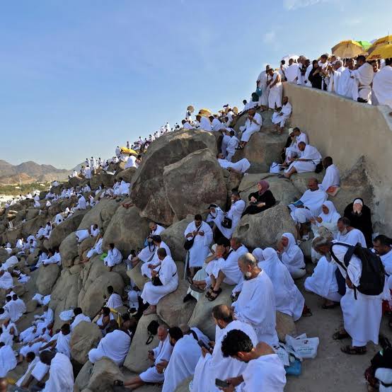 Le mont Arafat : histoire, importance et rôle dans le Hajj